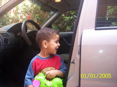 c'est aymane mon petit cousin je l'adord bk